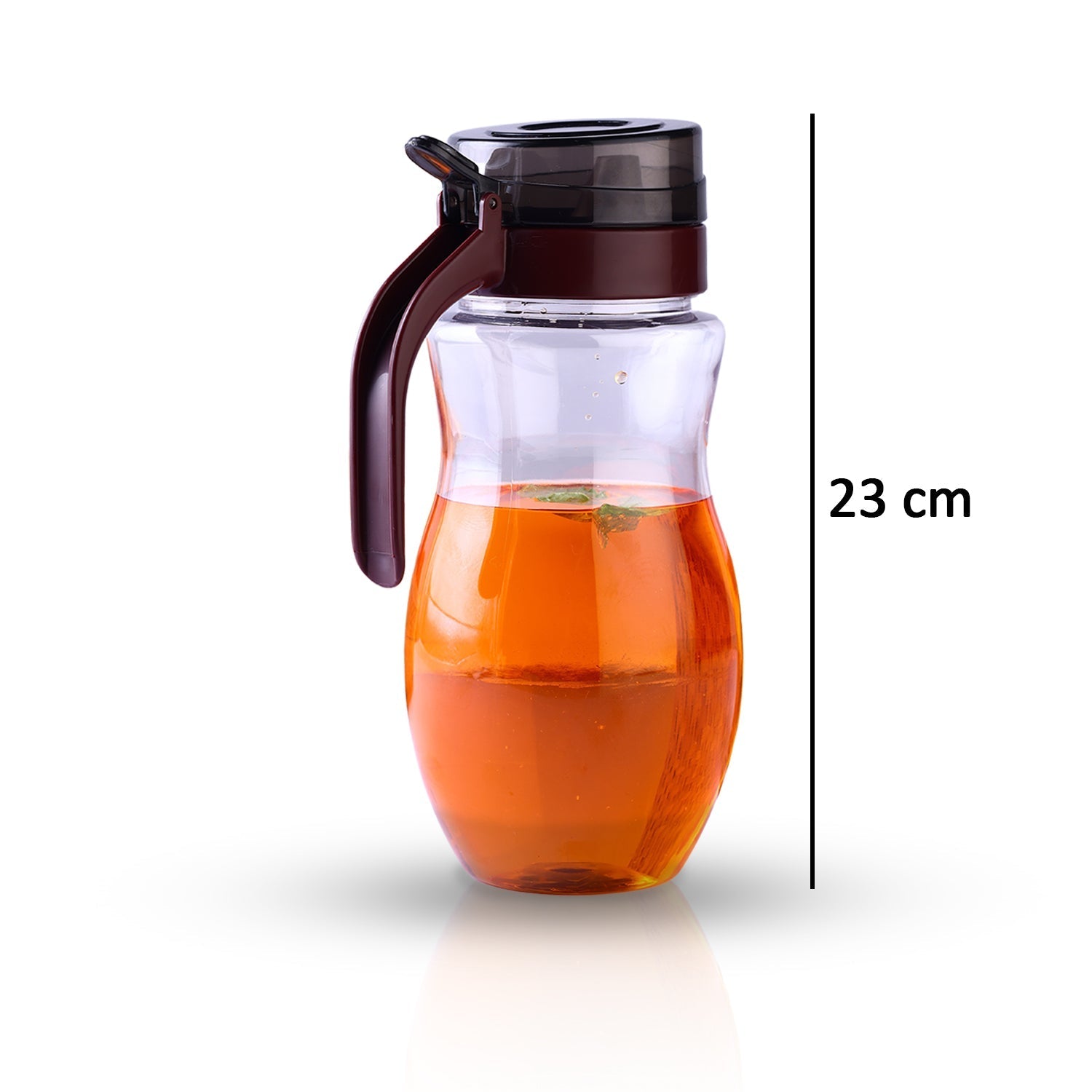 Sleek and functional oil container with narrow nozzle Sleek and functional oil container with narrow nozzle